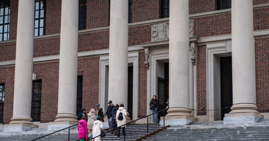 Peste 130 de studenți internaționali din SUA atacă în instanță decizia administrației Trump privind anularea vizelor 1 peste 130 de studenti straini in sua dau in judecata administratia trump dupa revocarea vizelor 6801054695823
