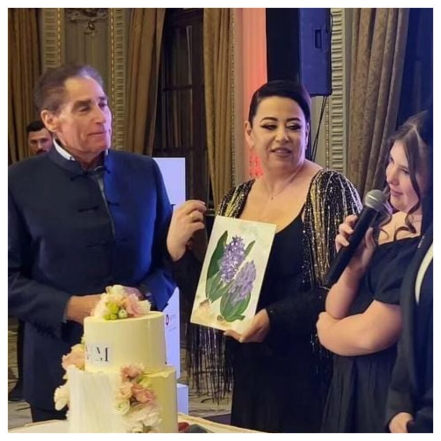 Petre Roman își sprijină fiica, Oana Roman, în promovarea liniei sale de cosmetice: „Desigur că le folosesc!” 1 petre roman sustine gama de cosmetice a fiicei sale oana roman bineinteles ca folosesc video exclusiv 67f90d80dda0e