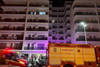 pompierii constanteni alertati dupa ce locatarii unui bloc din mamaia din zona butoaie au reclamat fum dens pe casa unei scari 67f46fe2ef50a