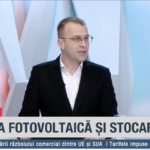 Profit.ro TV – Orașe Inteligente în România: Cornel Eftenoiu de la Darkom Energy subliniază că țara noastră dispune de peste 5.000 MW din energie solară. „Prosumatorii pot contribui la stabilizarea rețelei energetice. Stocarea energiei devine crucială.” 3 profit ro tv smart city romania cornel eftenoiu darkom energy romania are peste 5 000 mw in fotovoltaic prosumatorii pot stabiliza sistemul energetic stocarea devine esentiala 67fba6595c953