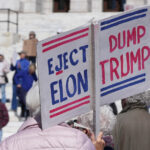 Mobilizare masivă în Statele Unite împotriva lui Trump, programată pentru sâmbătă: „Trump, Musk și aliații lor bogați pregătesc un atac fără precedent” 3 proteste de amploare impotriva lui trump in sua anuntate sambata trump musk si acolitii lor miliardari orchestreaza un asalt total 67f14016caa51