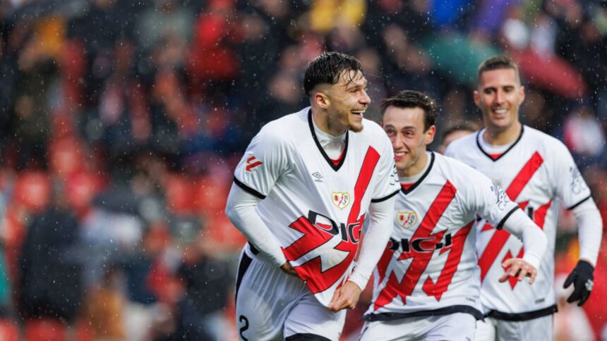 Schimbare de paradigmă!? Transferul care ar putea să-l propulseze pe Andrei Rațiu în Bundesliga 1 rasturnare de situatie lantul de transferuri care l ar putea duce pe andrei ratiu in bundesliga 67eeced99526a