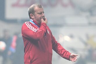 reactia maghiarilor dupa ce dorinel munteanu a pierdut inca un meci la sepsi si a ajuns aproape de baraj 67f0d93c7cbe1