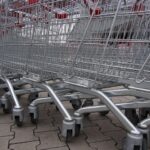 Retailerii britanici trag un semnal de alarmă privind riscul unui val de mărfuri chinezești și solicită anularea scutirii de taxe pentru produsele ieftine importate. 2 retailerii din marea britanie avertizeaza asupra unui posibil dumping al marfurilor chinezesti si cer eliminarea scutirii de taxe la importuri ieftine 67fe6e32e4a20