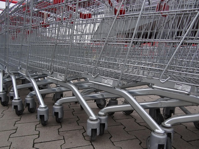 Retailerii britanici trag un semnal de alarmă privind riscul unui val de mărfuri chinezești și solicită anularea scutirii de taxe pentru produsele ieftine importate. 1 retailerii din marea britanie avertizeaza asupra unui posibil dumping al marfurilor chinezesti si cer eliminarea scutirii de taxe la importuri ieftine 67fe6e32e4a20