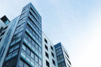 romania incepe 2025 cu un avans notabil pe piata imobiliara investitiile cresc retailul domina iar sectorul de birouri revine in atentia investitorilor 6809f77bac2e2