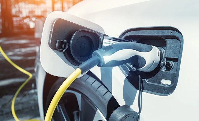 România, în topul țărilor cu cele mai semnificative căderi în vânzările de vehicule electrice, în ciuda unui record de cotă de piață pentru EV în Europa 1 romania printre tarile cu cele mai mari scaderi la masini electrice desi in europa s a atins o cota de piata record pentru ev 680a64a705170