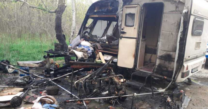 Incendiu devastator într-o rulotă la Constanța: două victime cu arsuri severe, transportate de urgență cu elicopterul SMURD 1 rulota cuprinsa de flacari in constanta doua persoane au suferit arsuri grave si au fost preluate de un elicopter smurd 680406cd03609