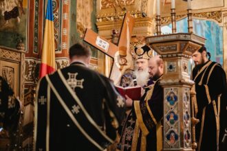 saptamana patimilor unde va oficia inaltpreasfintitul teodosie slujbe in aceasta perioada 67fea78951d5d