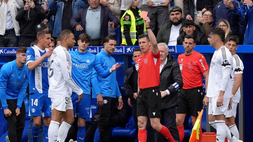 Turbulențe în Spania! Kylian Mbappe a fost sancționat sever după incidentul controversat din confruntarea cu Deportivo Alaves. 1 scandal in spania s a aflat suspendarea primita de kylian mbappe dupa faultul teribil din meciul cu deportivo alaves 67fe9cbd3bd51
