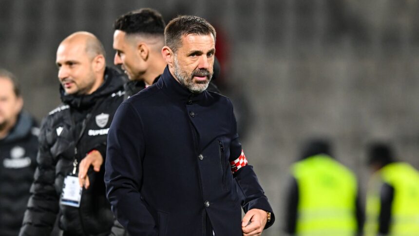 Tensiuni la Dinamo înainte de confruntarea cu CFR Cluj! Jucătorul eliminat din vestiar de Zeljko Kopic 1 scandal la dinamo inaintea meciului cu cfr cluj fotbalistul dat afara din vestiar de zeljko kopic 680fdae2b5499