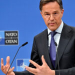 Liderul NATO dezminte speculațiile despre retragerea trupelor americane din Europa: „Sunt doar simple zvonuri” 3 seful nato respinge informatia ca trump va retrage trupele americane din europa doar zvonuri 67edaf75ec081