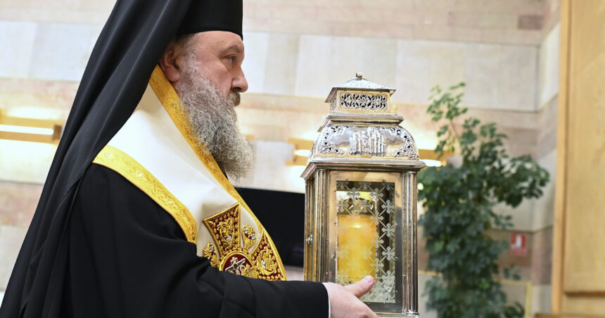 Sâmbătă seară, lumina divină va călători din Ierusalim spre noi 1 sfanta lumina va fi adusa de la ierusalim sambata seara 68033f38da816