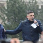 Simion: „Călin Georgescu, românul cu cele mai multe voturi, i s-a înlăturat dreptul de a deveni președinte. Este esențial să reparăm această nedreptate și să readucem democrația în țară.” 3 simion calin georgescu este cel mai votat dintre romani i s a furat dreptul de a fi presedintele romaniei aceasta situatie trebuie corectata reparata si trebuie sa revenim la democratie 681242ea82948
