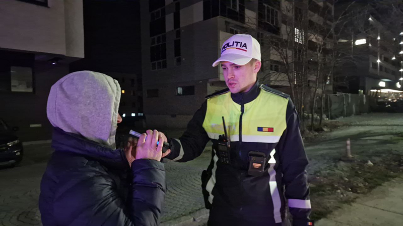 Șofer în stare de ebrietate, prins pe DN38 în Techirghiol: Intervenția poliției a fost solicitată 1 sofer baut depistat pe dn38 in orasul techirghiol politistii au preluat cazul 68022bbb1261a