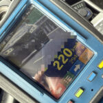 Vitezoman prins rulând cu 220 km/h pe A1, lângă Tălmaciu. Poliția: „Nu a stat pe gânduri înainte de a apăsa pedala de accelerație” 2 sofer depistat cu 220 km h pe a1 in zona localitatii talmaciu politisti nu s a gandit prea mult inainte de a apasa acceleratia 67eeccdf369e0