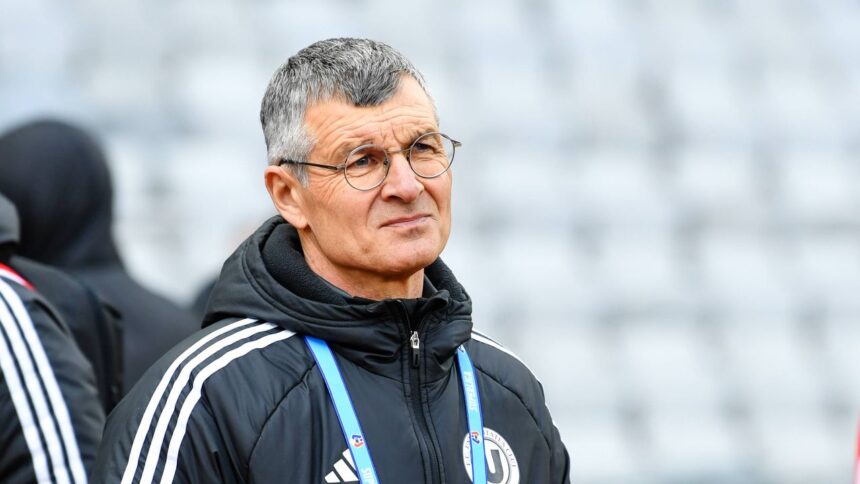 Ascensiunea impresionantă a lui Sabău și „U” Cluj: de la Liga a III-a la lupta pentru play-off-ul Superligii! 1 special sabau si u cluj de la liga a iii a la play off ul superligii 67f533e0457fe