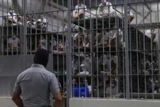 sua au expulzat in el salvador zece criminali din organizatii teroriste vor fi inchisi in mega inchisoarea cecot 67fc212b33845