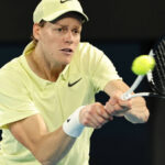 „Jannik Sinner, liderul ATP, susține că este nevinovat, deși a acceptat o suspendare de 3 luni pentru a evita consecințe mai severe” 3 sunt nevinovat spune jannik sinner nr 1 atp desi a acceptat 3 luni de suspendare ca sa nu fie mult mai rau 67f19fbda70f7