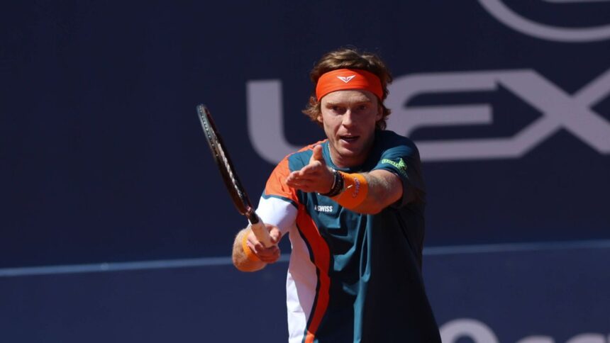 Șoc total la turneul din Madrid: campionul învins și eliminat din competiție! 1 surpriza de proportii la turneul de la madrid detinatorul trofeului trimis de acasa 680e25786fd32