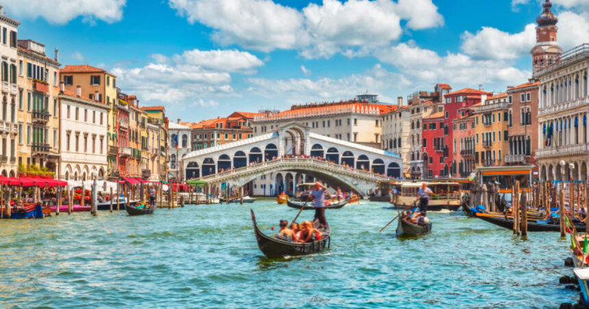 Veneția reintroduce taxa de 5 euro la intrare, iar pentru unii vizitatori aceasta se va înmulți! 1 taxa de 5 euro de intrare in venetia va fi reluata pentru unii turisti se va dubla 6809b8a23ba7b