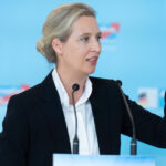 Deciziile fiscale ale lui Trump stârnesc indignare chiar și printre susținătorii europeni. Lidera AfD le denumește „toxice pentru economia liberă” 2 taxele anuntate de trump infurie pana si fanii europeni lidera afd le catalogheaza drept otrava pentru comertul liber 67ee93e95aaea