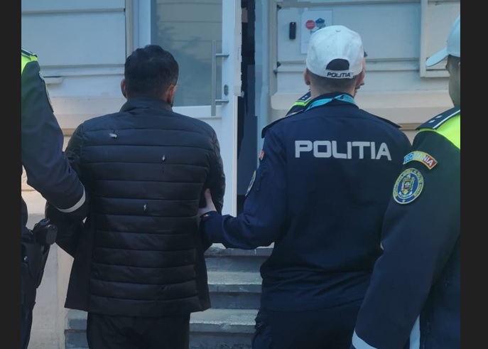 Pedeapsă de închisoare pentru un traficant de droguri din Năvodari: A admis acuzațiile, dar nu a evitat încarcerarea 1 traficant de droguri din navodari condamnat la o pedeapsa cu inchisoarea si a recunoscut faptele dar tot nu a scapat de detentie 67fac02f74530