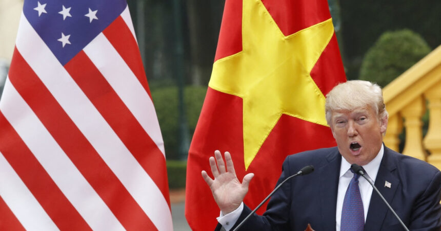 Trump: China tânjește după un acord comercial, dar nu găsește calea de început. Suntem pregătiți să primim apelul lor. 1 trump china doreste cu disperare un acord tarifar dar nu stie cum sa inceapa le asteptam apelul 67f555ef6c377