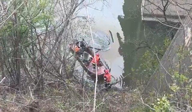 BREAKING NEWS: Un microbuz s-a prăbușit în apele Dunării în urma unui accident! 1 ultima ora un microbuz a cazut in dunare in urma unui accident 67fd1175a31bb