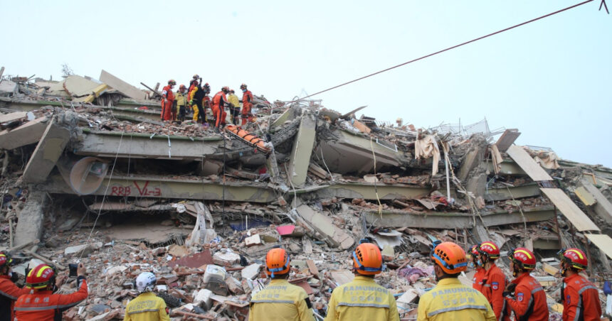 Un cunoscut astrolog de pe TikTok a fost reținut după ce a anticipat un seism catastrofal în Myanmar. 1 un astrolog celebru pe tiktok a fost arestat dupa ce a prezis un nou cutremur devastator in myanmar 680b43c82e0c0