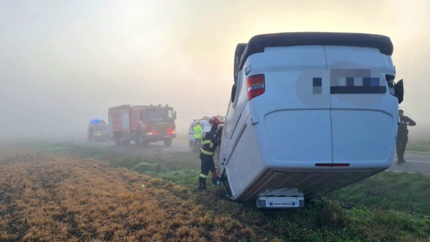 Accident grav între Agigea și Techirghiol: O persoană rănită a fost dusă la spital! 1 un autoturism s a rasturnat intre agigea si techirghiol o persoana a fost ranita si transportata la spital 67fe873030446