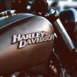 Un director Harley-Davidson își încheie mandatul din cauza unor "îngrijorări majore" legate de viitorul companiei, în contextul unei căderi de 11% a valorii acțiunilor. 3 un membru al consiliului de administratie harley davidson demisioneaza invocand ingrijorari grave privind compania scadere de 11 a actiunilor 67f8e98d5a903