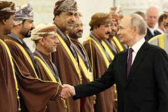 un oficial strain care l a vizitat pe putin a vrut sa intre cu un pumnal la kremlin 6808ab285e986