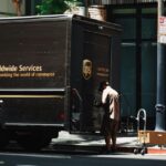 UPS renunță la 20.000 de salariați, iar GM întârzie întâlnirea cu investitorii din cauza haosului economic provocat de tarifele lui Trump 3 ups concediaza 20 000 de angajati gm amana apelul pentru investitori pe fondul haosului economic generat de tarifele impuse de trump 6811b9369d400