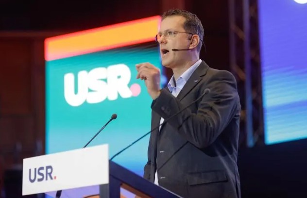USR contestă hotărârea Biroului Electoral Central și continuă susținerea pentru Nicușor Dan: „Acționăm în instanță, aceasta este o situație alarmantă!” 1 usr refuza sa respecte decizia biroului electoral central insista cu campania pentru nicusor dan atacam in instanta este un precedent periculos 67fbded972c13