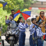 Căldura extremă din India și Pakistan testează rezistența umană: termometrele ating 49°C 2 valul de caldura prelungit din india si pakistan pune la incercare limitele de supravietuire temperaturi de pana la 49c 67ff2dd2502c4