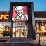 KFC Sparge Bariere: Vânzări Record de Peste 1 Miliard de Lei în Ultimul Deceniu! CEO-ul Sphera Franchise Group Anunță Noi Investiții și Succesul Formatului Drive-Thru! 3 vanzarile kfc au urcat puternic in ultimul deceniu depasind pentru prima data borna de 1 miliard de lei ceo sphera franchise group continuam sa investim unitatile drive thru s au dovedit extrem de 67f2f3a5ef064