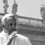 Vaticanul în tristețe profundă: Astăzi, Papa Francisc își va găsi odihna veșnică, alături de lideri mondiali și credincioși din întreaga lume. 3 vaticanul in doliu papa francisc va fi inmormantat astazi lideri mondiali si credinciosi din toata lumea participa la funeralii 680c600505ff4