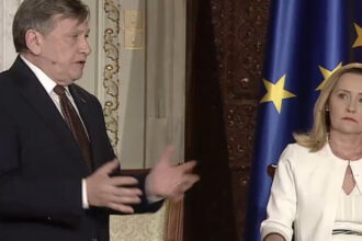 video antonescu si lasconi atac concertat la ponta a tradat un mititel tavalit prin mai multe sosuri cum le a raspuns fostul premier 6811e6abc2c70