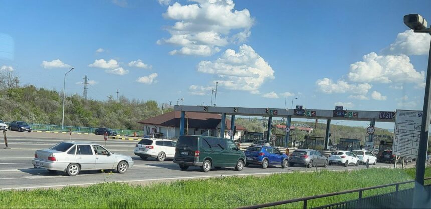 Atenție! Haos pe Autostrada Soarelui A2: Șoferii se confruntă cu aglomerația spre București și blocaje la stația de taxare. 1 video atentie trafic infernal pe a2 autostrada soarelui soferii merg spre bucuresti bara la bara blocaje la statia de taxare 680653878b0e9