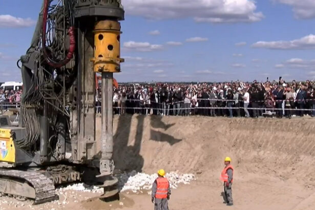 video au inceput lucrarile la podul de flori primul din cele 5 care vor fi construite peste prut grindeanu se intampla cu bani de la ue 680cff9b010bc