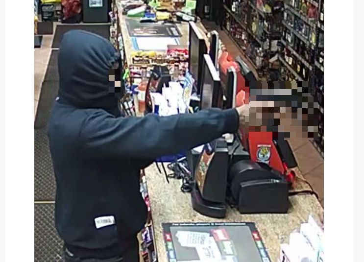 Jaful armat din Constanța: Suspecții au fost identificați și aduși la Poliție pentru interogare 1 video autorii jafului armat de la un magazin din constanta au fost identificati si condusi la politie pentru audieri 67f6426b64d17