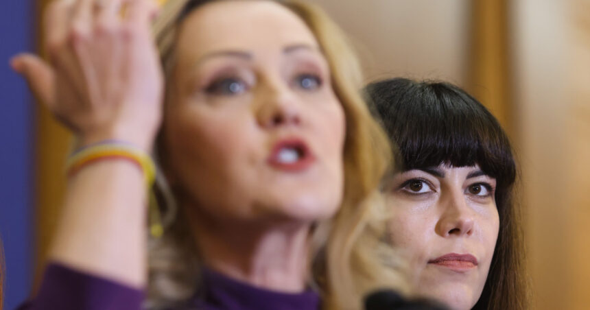 „Critica Baronilor din USR: Retragerea sprijinului pentru Elena Lasconi stârnește controverse. Cristina Prună: Nu am observat vreo apreciere” 1 video baronimea din usr criticata dupa retragerea sprijinului pentru elena lasconi cristina pruna nu am vazut pe cineva sa aplaude 67fb391e1950d