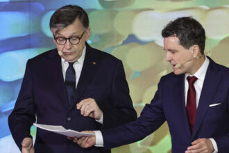 video conflictul dintre nicusor dan si crin antonescu primarul general il acuza ca a instrainat baze sportive ce spune candidatul coalitiei 6811f7d4bb88f