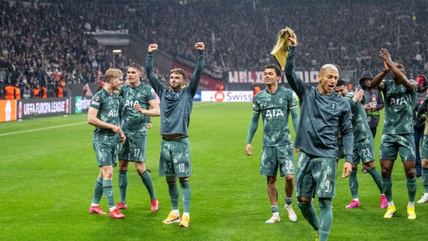 Cine va ridica trofeul Europa League? Află cine conduce în cursele cotele! 1 video cotele la castigarea trofeului europa league cine este marea favorita 680271ba866f8