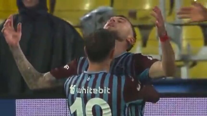 Denis Drăguș marchează un gol spectaculos împotriva lui Fenerbahce în prima sa titularizare din 2025! 1 video denis dragus gol contra lui fenerbahce la prima titularizare din 2025 67f2b8882b05d