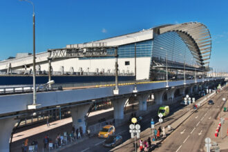 video emisarul lui trump steve witkoff a sosit la moscova un zbor special din sua a aterizat pe aeroportul vnukovo dinspre letonia 680bb09387719