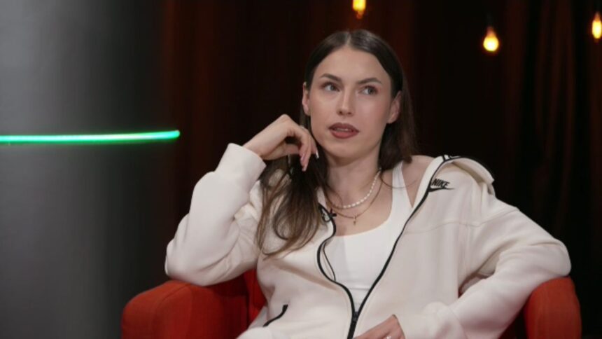 „Întâlnire de neuitat: Maria Mihalache își împărtășește povestea de dragoste fulgerătoare!” 1 video exclusiv a fost dragoste la prima vedere frumoasa maria mihalache dezvaluie cu sinceritate 68110a857be03