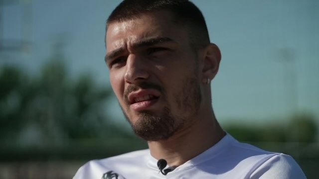 Denis Ciobotariu promite fanilor: "Rapidul va înflori! Mi-am dorit mereu trofee!" 1 video exclusiv denis ciobotariu le face o promisiune fanilor rapidul se va ridica vreau trofee eu asa am fost obisnuit 681265f3a1ed9