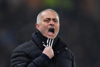 video imagini socante din turcia dupa fenerbahce galatasaray mourinho l a tras de nas pe okan buruk 67edaf674c510